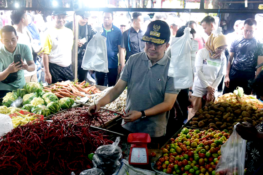 AGUS-FATONI-PASAR-BUKIT-SULAP1