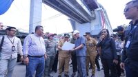 Pj Walikota A Damenta melakukan peninjauan secara langsung di Pasar 16 Ilir, Selasa (6/8/2024) siang.