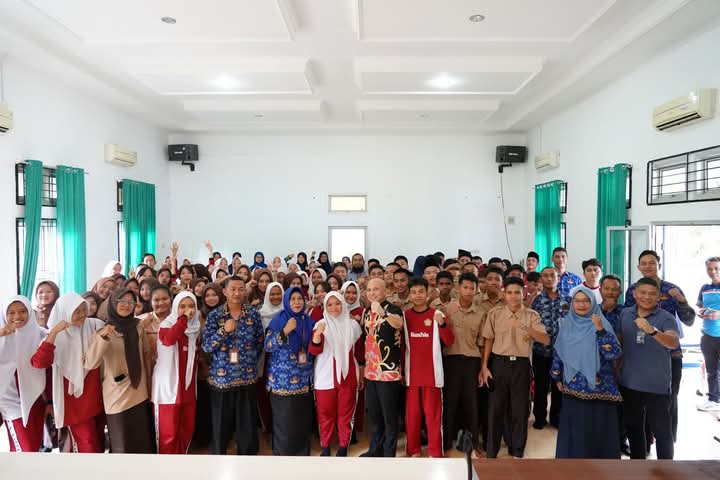 a9defc18-f3e6-4e86-b82b-4fa553b87e1d
