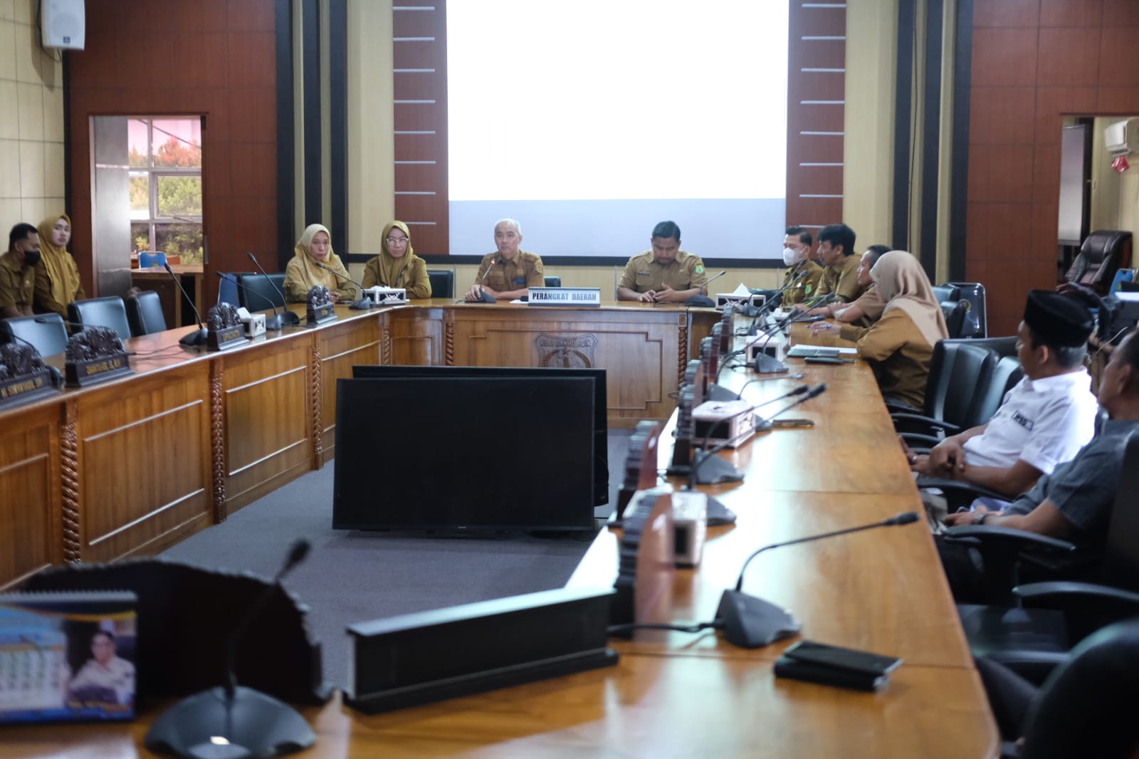 b28725fb-a84d-42cb-9afc-0ba2c4e0c77c